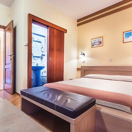 Roses & Wellness Apartment Icici