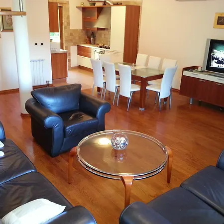 Roses & Wellness Appartement Ičići