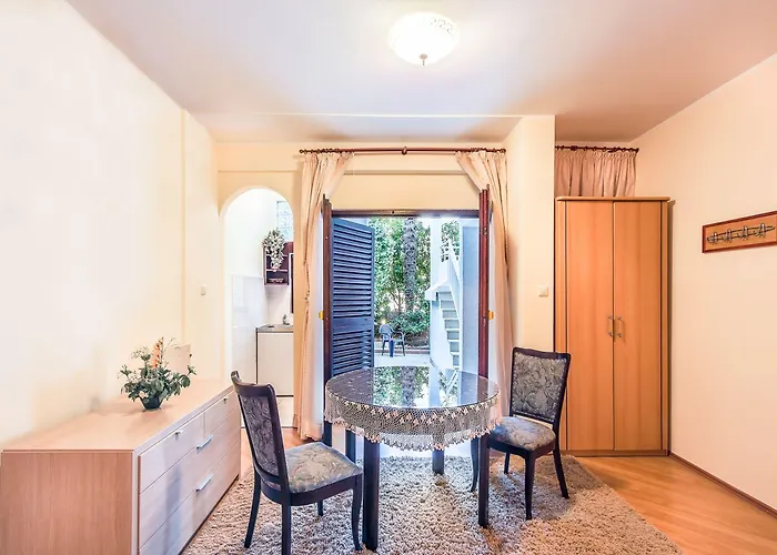 Roses & Wellness Daire Ičići
